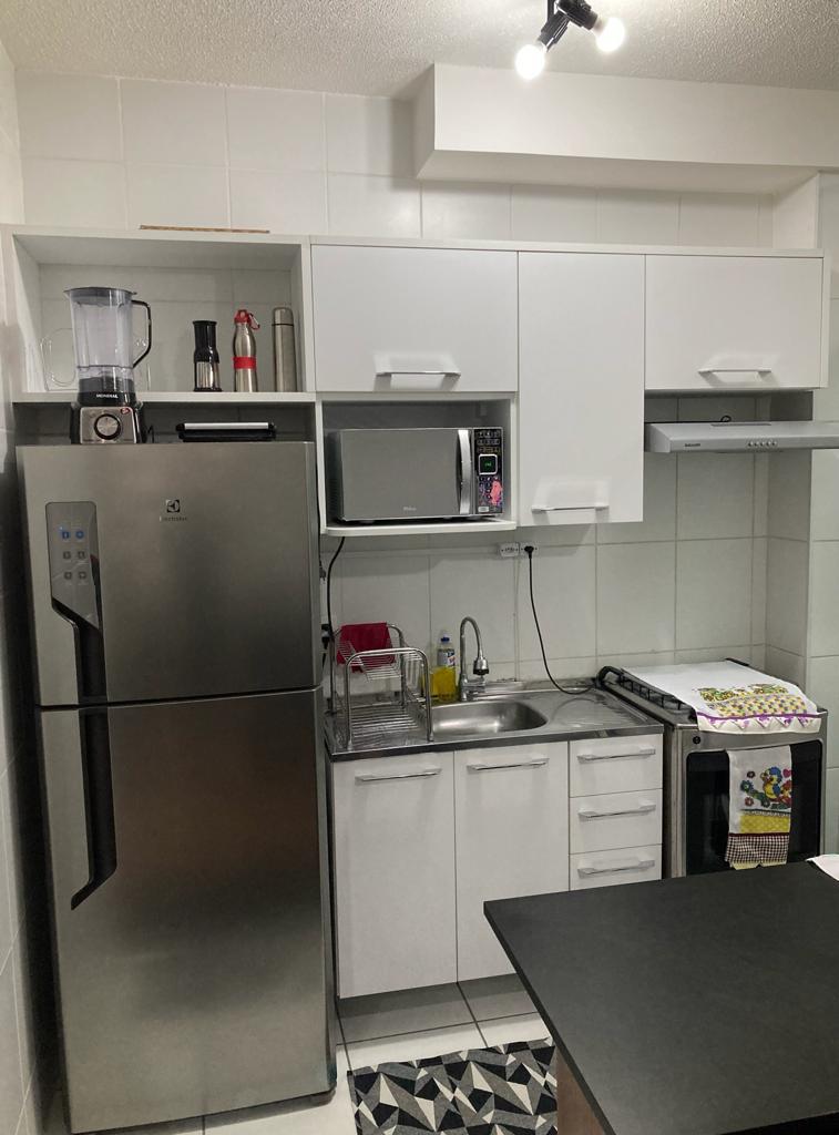 ALUGA-SE LINDO APT 2 DORMITÓRIOS COM PLANEJADOS NA COZINHA 