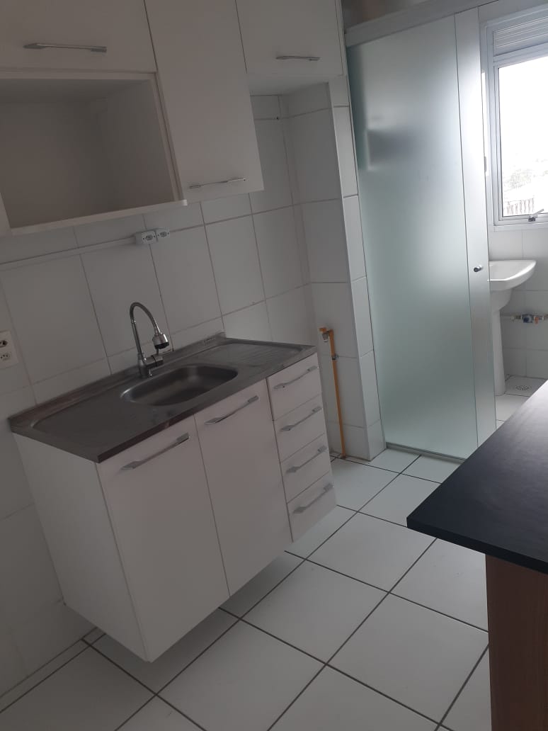 ALUGA-SE LINDO APT 2 DORMITÓRIOS COM PLANEJADOS NA COZINHA 