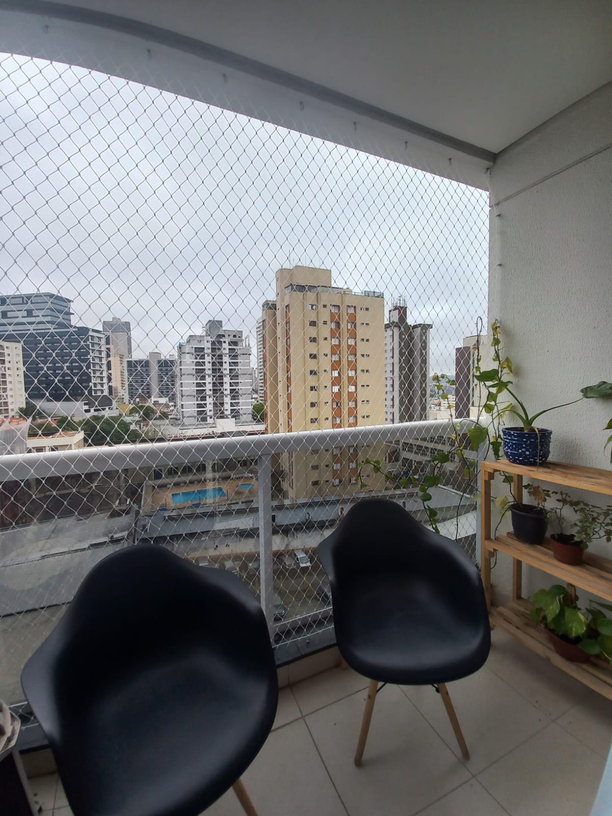 ALUGA-SE LINDA SALA COMERCIAL DE 36 METROS QUADRADOS