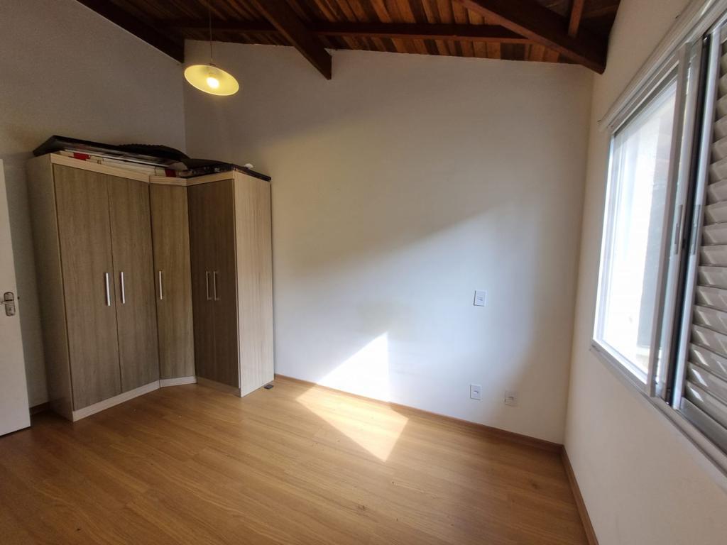 VENDE-SE OU ALUGA-SE LINDA CASA