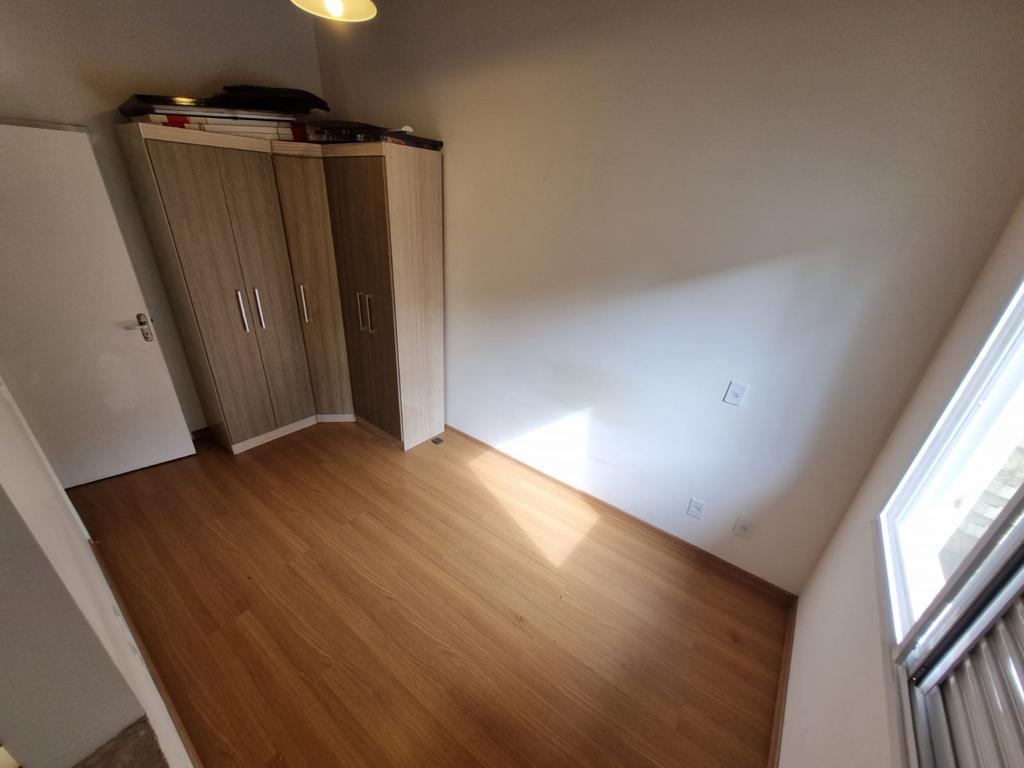 VENDE-SE OU ALUGA-SE LINDA CASA