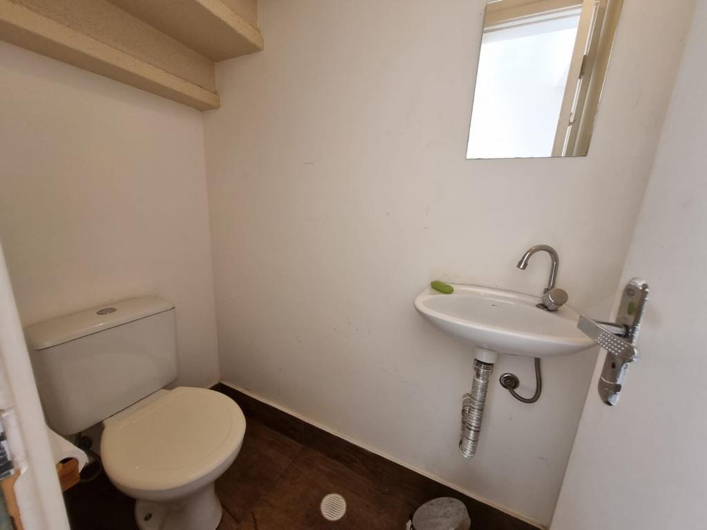 VENDE-SE OU ALUGA-SE LINDA CASA