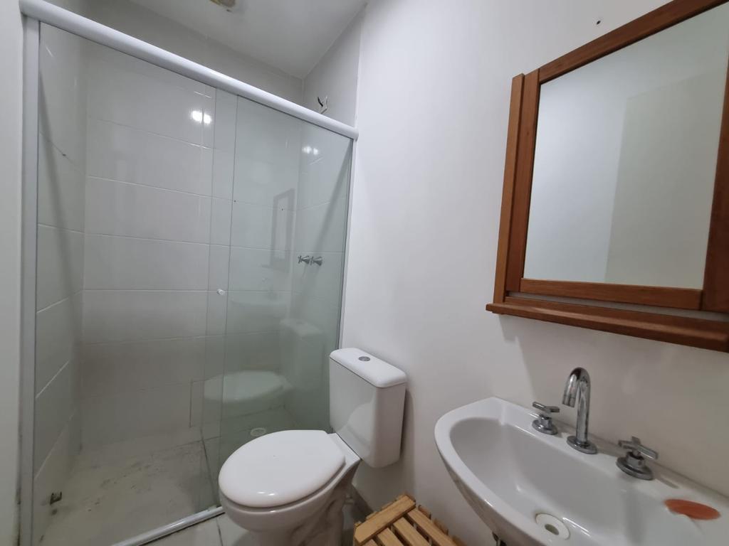 VENDE-SE OU ALUGA-SE LINDA CASA