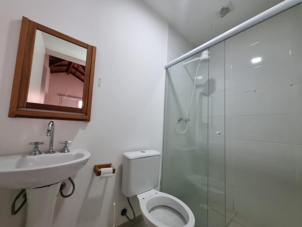 VENDE-SE OU ALUGA-SE LINDA CASA