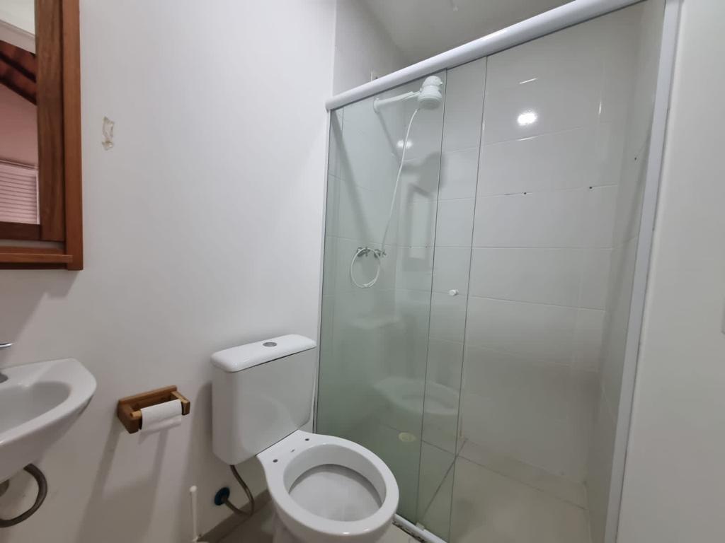 VENDE-SE OU ALUGA-SE LINDA CASA