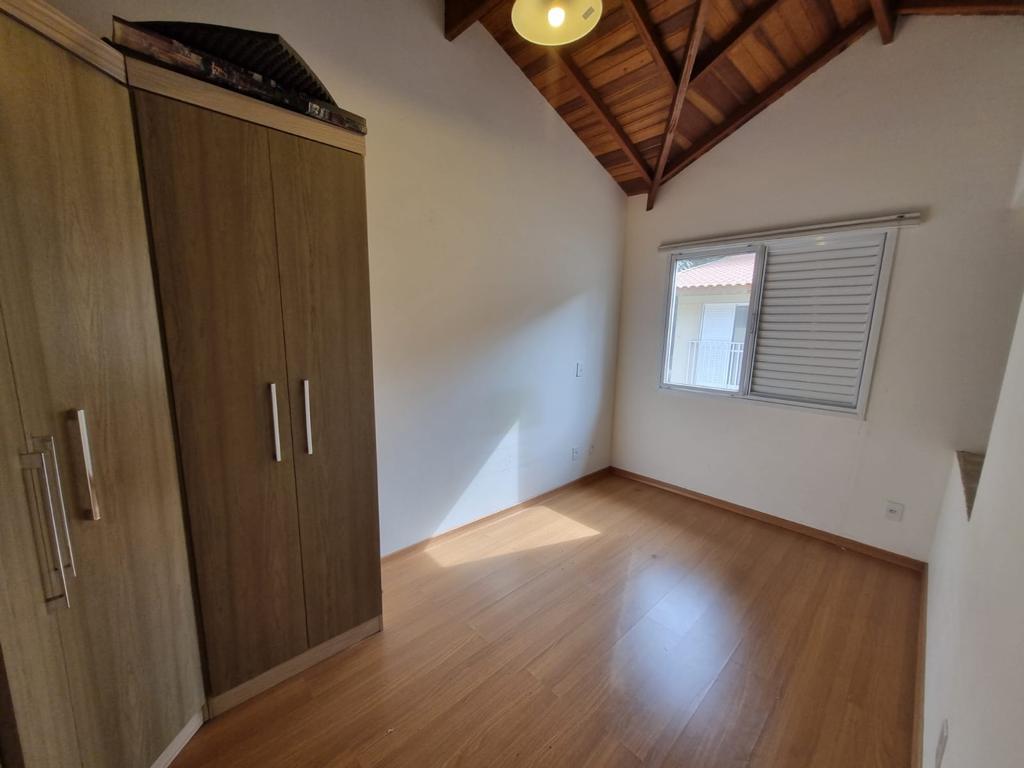 VENDE-SE OU ALUGA-SE LINDA CASA