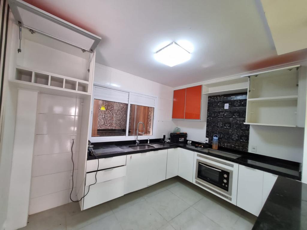 VENDE-SE OU ALUGA-SE LINDA CASA COM 2 SUITES COM PLANEJADO 