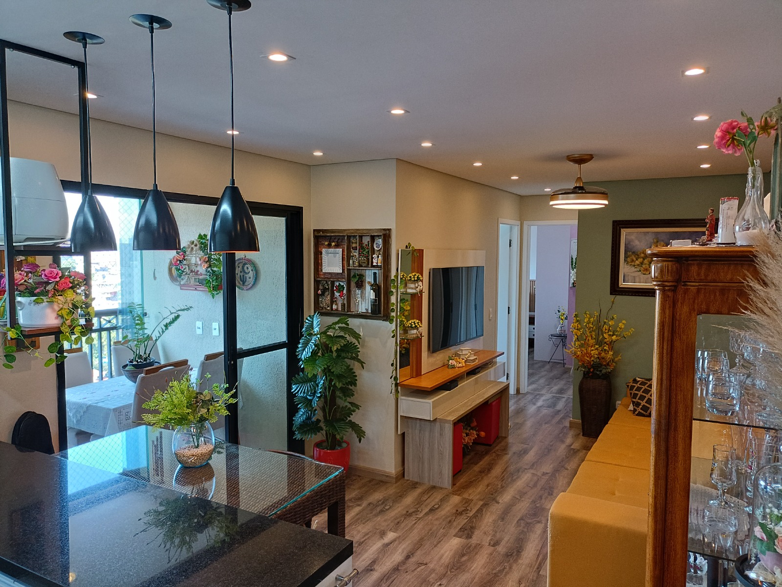 VENDE-SE LINDO APT 2 DORMITÓRIOS SENTO 1 SUÍTE CENTRO DE OSASCO -
