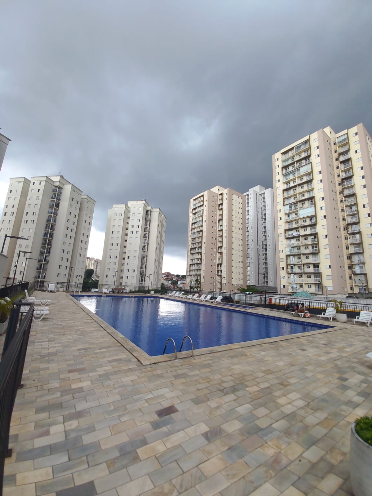 ALUGA-SE EXCELENTE APT 2 DORMITÓRIOS NO JD SÃO PEDRO 