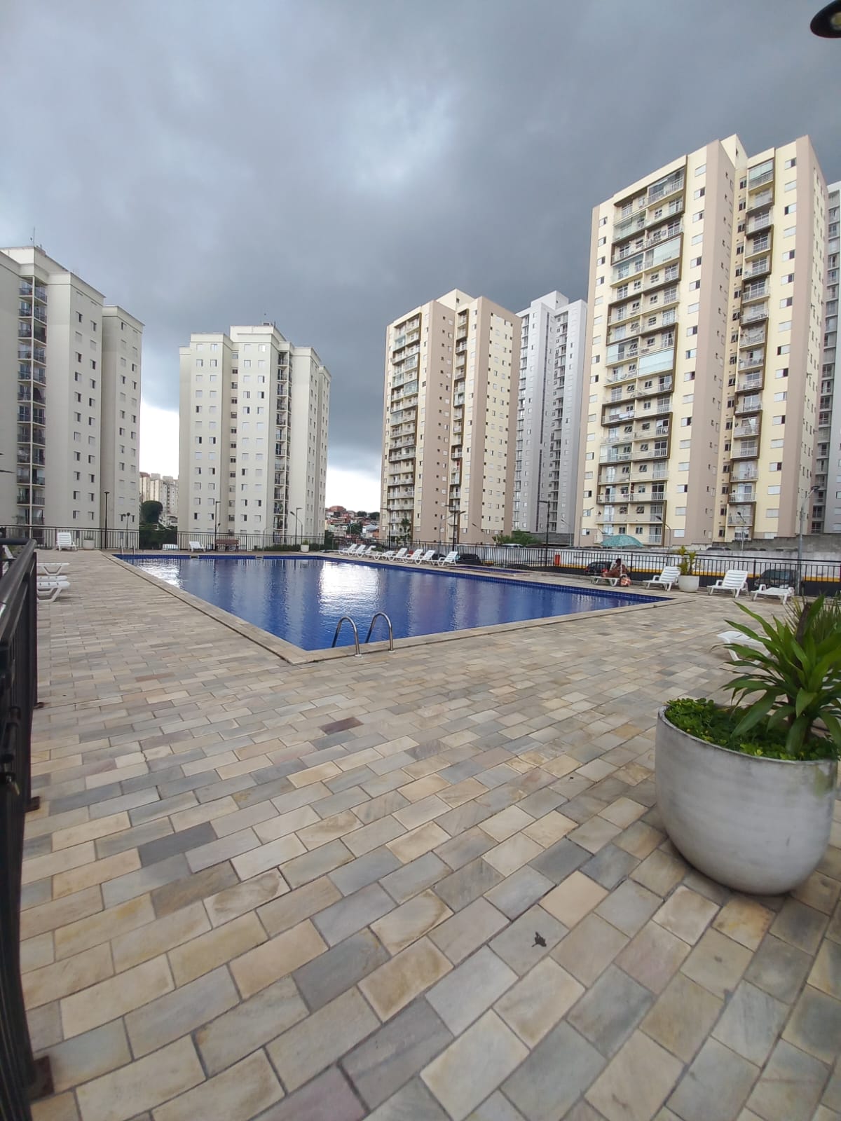 ALUGA-SE EXCELENTE APT 2 DORMITÓRIOS NO JD SÃO PEDRO 