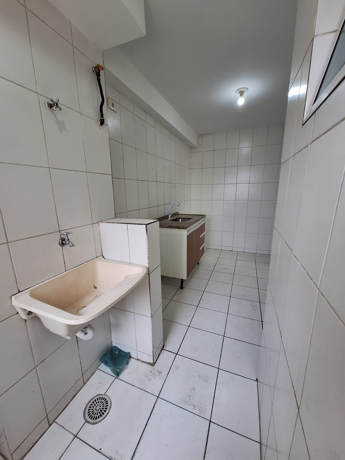 ALUGA-SE EXCELENTE APT 2 DORMITÓRIOS NO JD SÃO PEDRO 