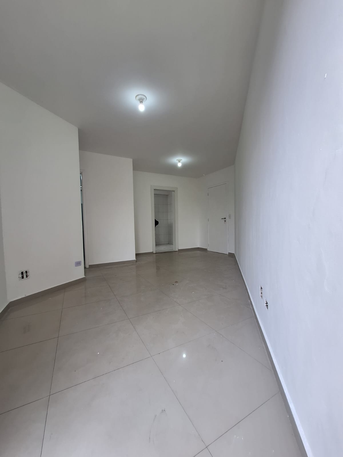 ALUGA-SE EXCELENTE APT 2 DORMITÓRIOS NO JD SÃO PEDRO 