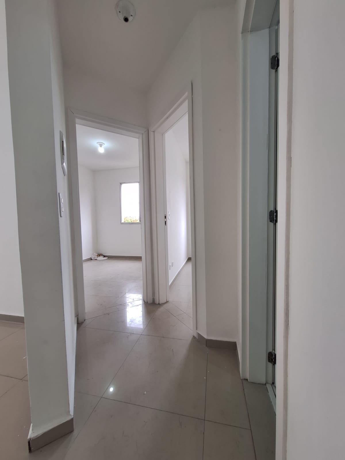 ALUGA-SE EXCELENTE APT 2 DORMITÓRIOS NO JD SÃO PEDRO 