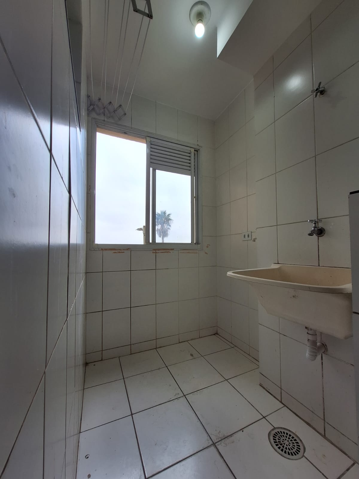 ALUGA-SE EXCELENTE APT 2 DORMITÓRIOS NO JD SÃO PEDRO 