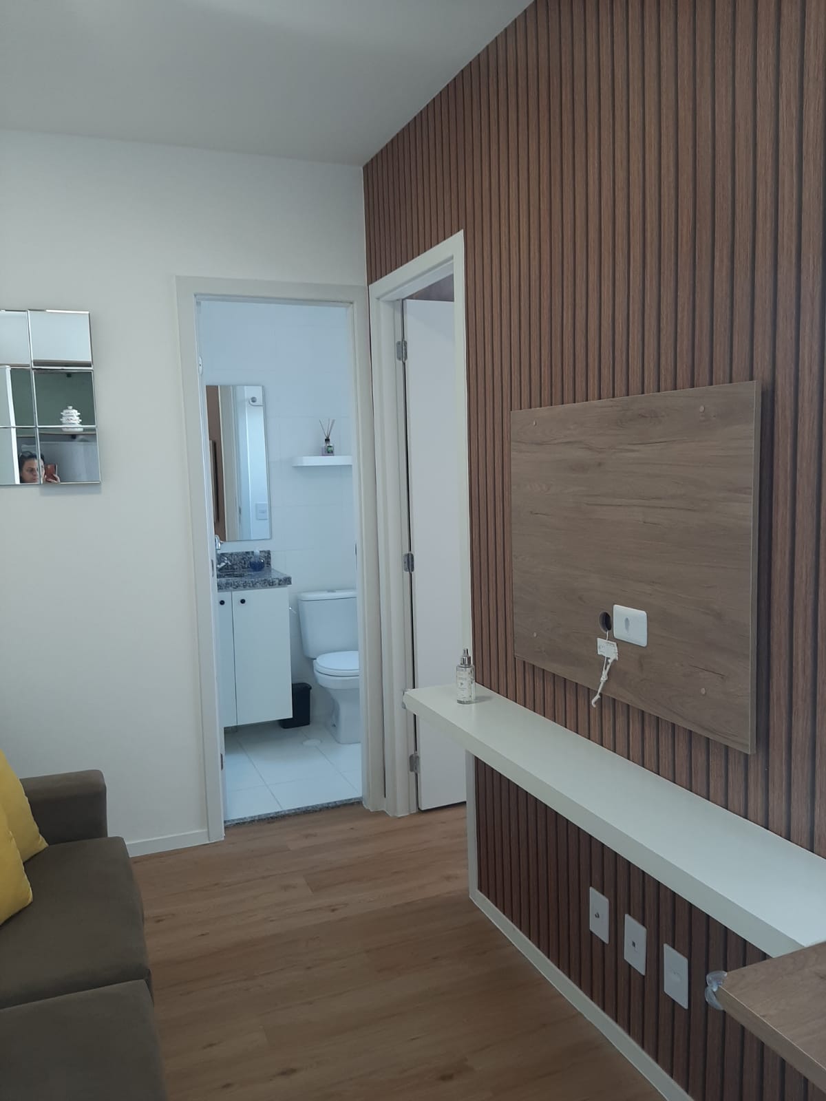 ALUGA-SE LINDO APT STUDIO NOVO COM 1 DORMOTORIO PROXIMO AO KM 18 