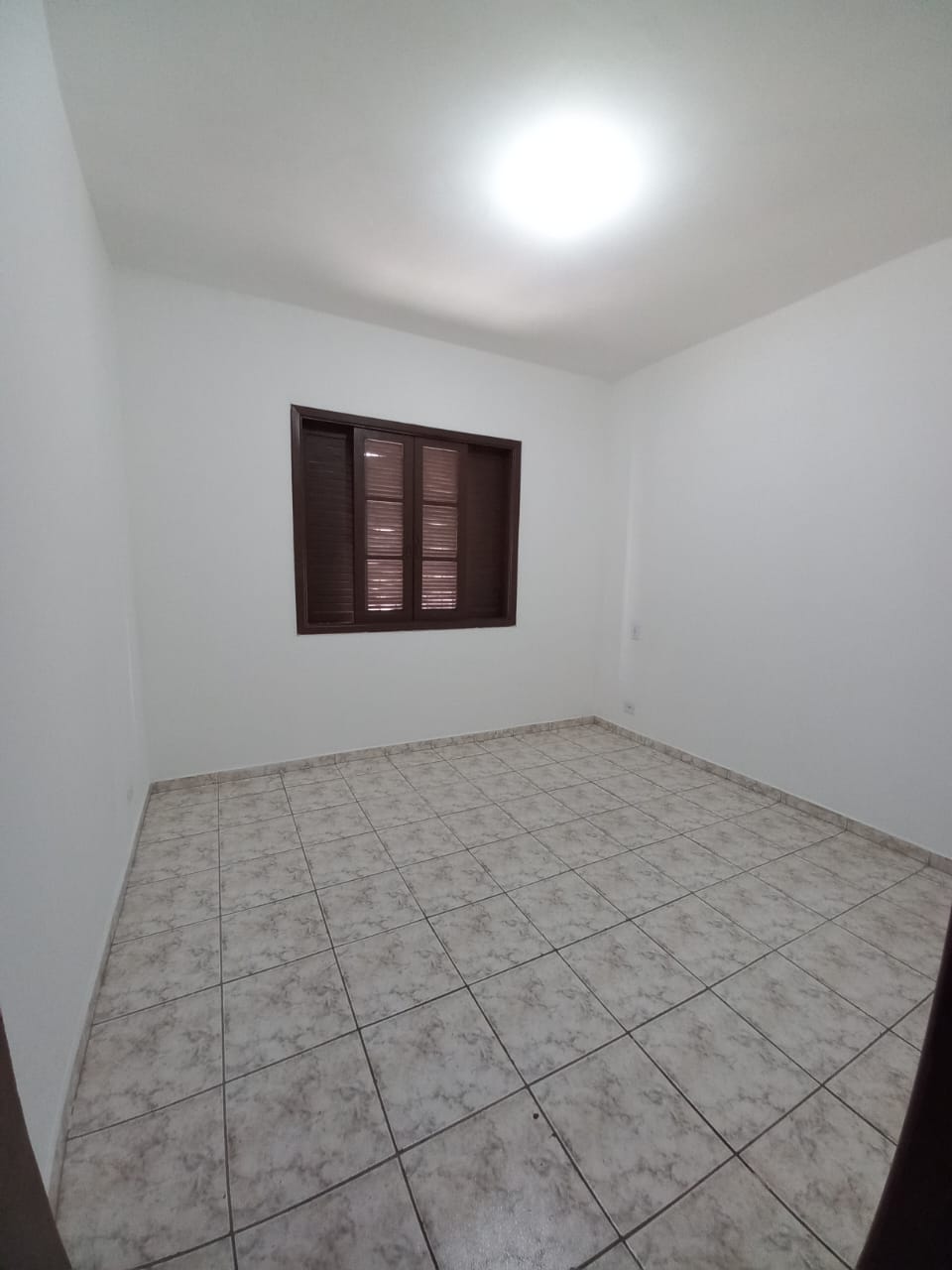 ALUGA-SE LINDA CASA  EM OTIMA LOCALIZAÇÃO EM  SÃO PAULO