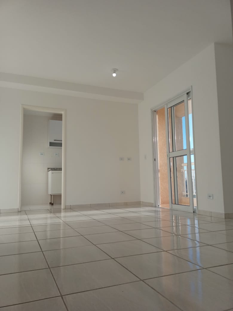 ALUGA-SE EXCELENTE APT 2 DORMITÓRIOS COM SALA AMPLA COM SACADA  NO JD NOVO OSASCO.