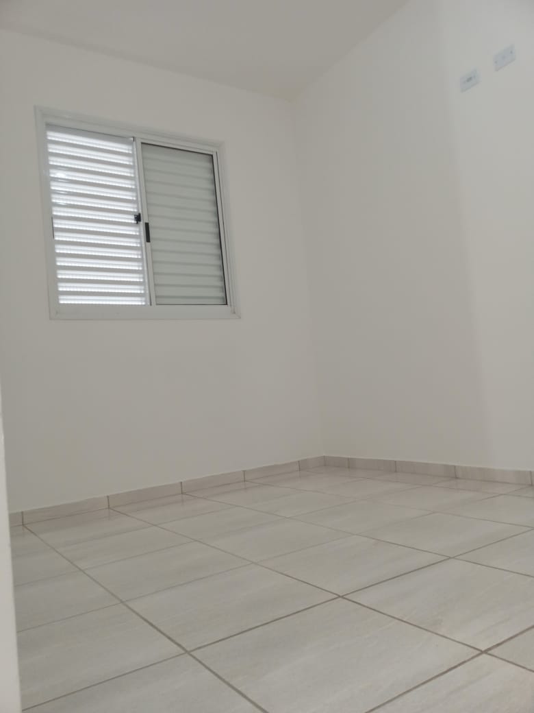 ALUGA-SE EXCELENTE APT 2 DORMITÓRIOS COM SALA AMPLA COM SACADA  NO JD NOVO OSASCO.