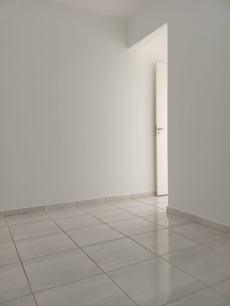 ALUGA-SE EXCELENTE APT 2 DORMITÓRIOS COM SALA AMPLA COM SACADA  NO JD NOVO OSASCO.