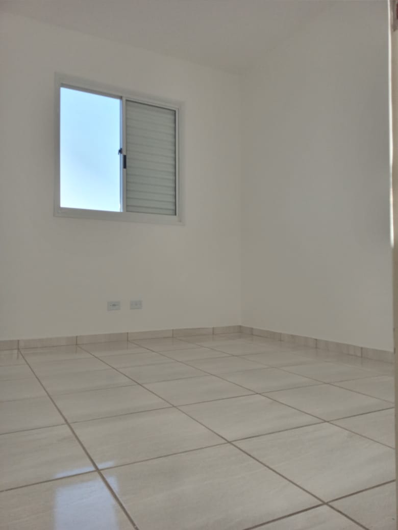 ALUGA-SE EXCELENTE APT 2 DORMITÓRIOS COM SALA AMPLA COM SACADA  NO JD NOVO OSASCO.