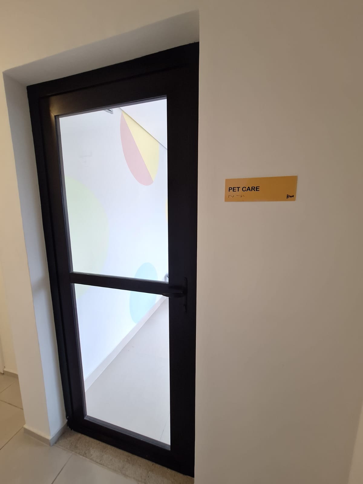 ALUGA-SE LINDO ESTUDIO TODO MOBILHADO A 500M DA ESTAÇÃO DE OSASCO. 