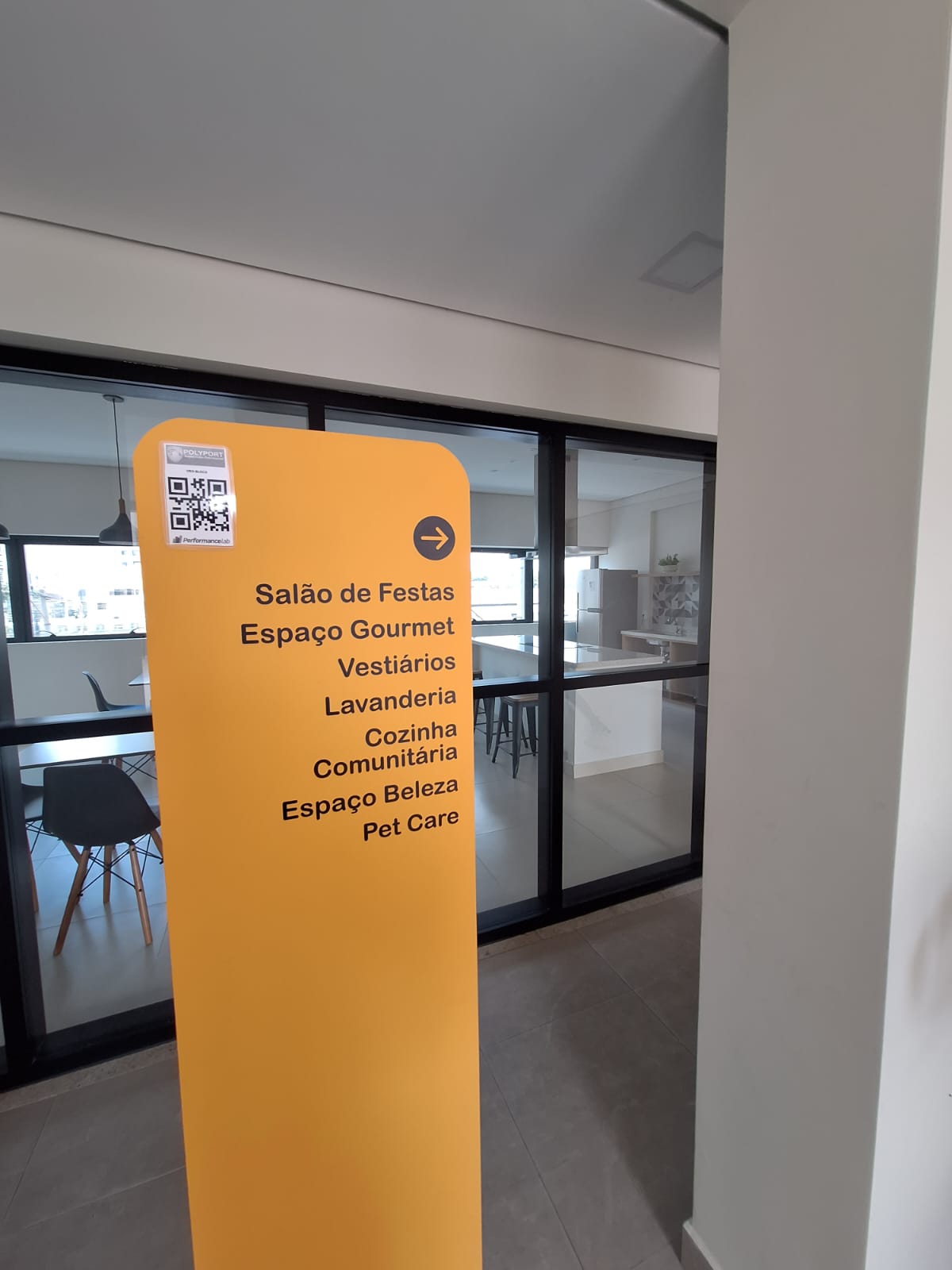 ALUGA-SE LINDO ESTUDIO TODO MOBILHADO A 500M DA ESTAÇÃO DE OSASCO. 