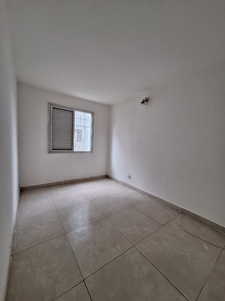 ALUGA-SE EXCELENTE APT  TÉRREO 2 DORMITÓRIOS COM 60 METROS² NO JD PINHEIROS EM PIRITUBA - SP.  LOCALIZAÇÃO PREVELIGIADA EM PARTE NOBRE DE PIRITUBA, PX AVENIDA ANASTACIO,  SUPERMERCADO CARREFOUR, FARMÁCIAS, CORREIOS, ACADEMIAS, COLÉGIOS, ESTAÇÃO DE TREM E TERMINAL DE ÓNIBUS ( TERMINAL PIRITUBA).   