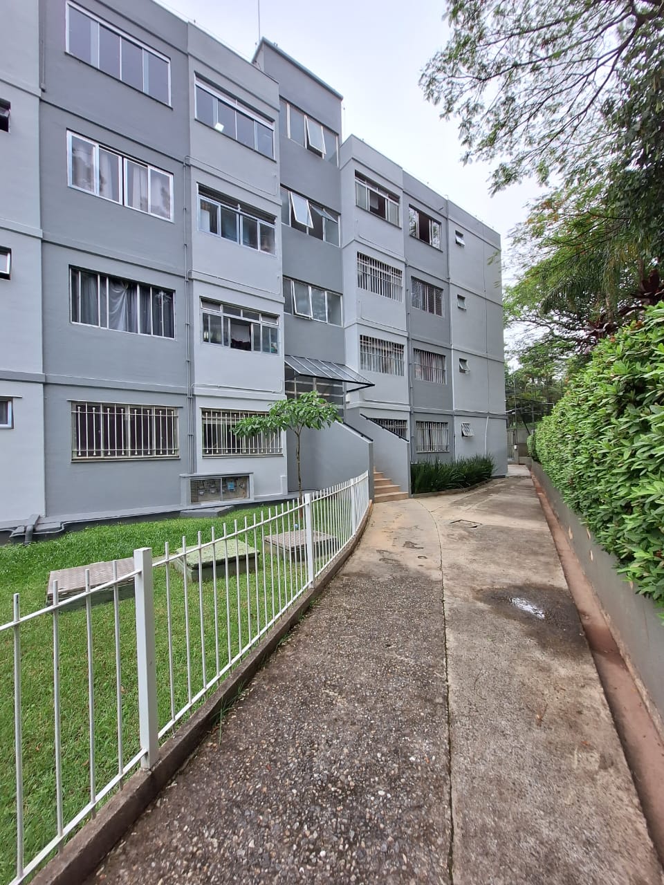 ALUGA-SE EXCELENTE APT  TÉRREO 2 DORMITÓRIOS COM 60 METROS² NO JD PINHEIROS EM PIRITUBA - SP.  LOCALIZAÇÃO PREVELIGIADA EM PARTE NOBRE DE PIRITUBA, PX AVENIDA ANASTACIO,  SUPERMERCADO CARREFOUR, FARMÁCIAS, CORREIOS, ACADEMIAS, COLÉGIOS, ESTAÇÃO DE TREM E TERMINAL DE ÓNIBUS ( TERMINAL PIRITUBA).   