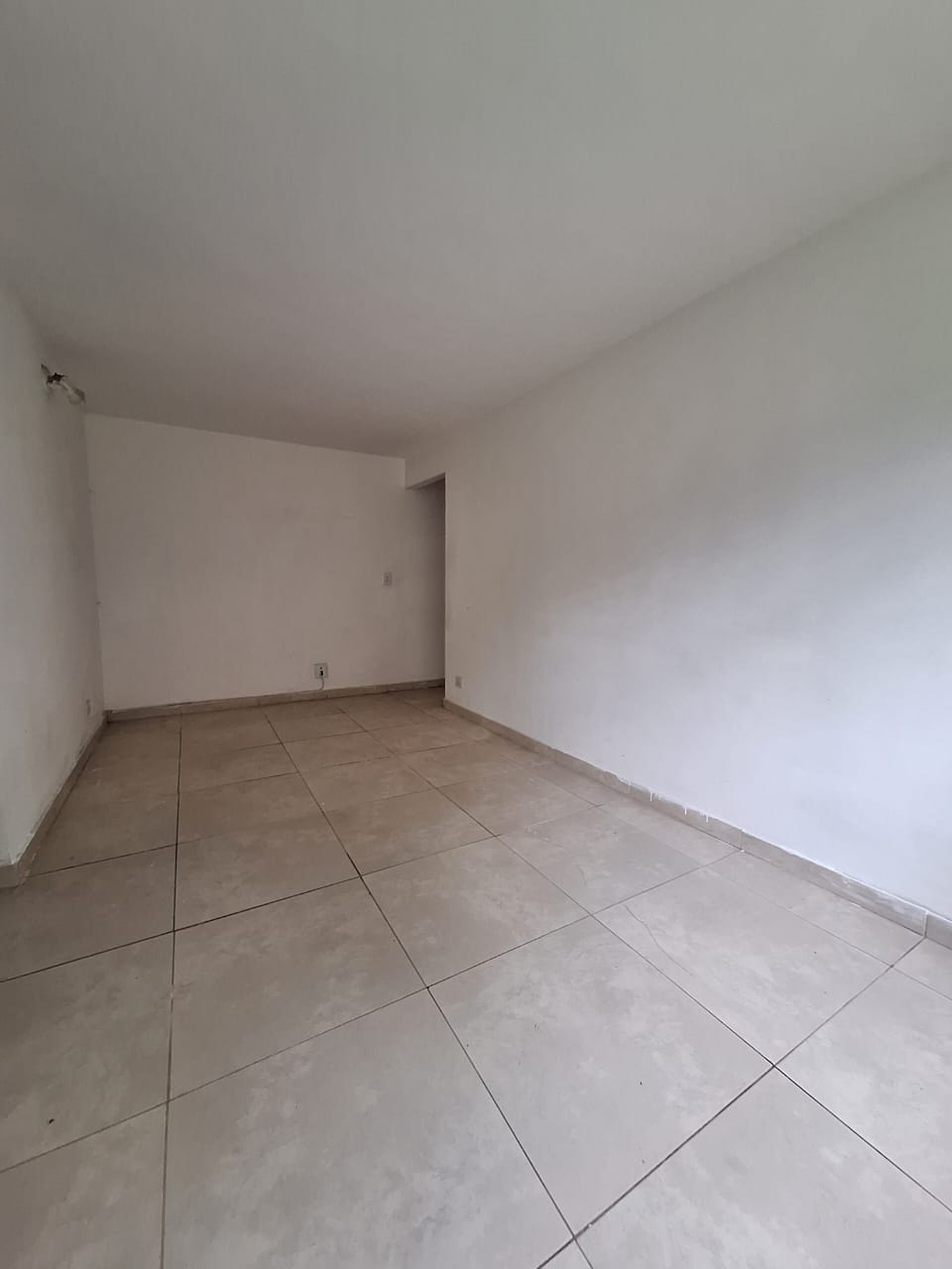 ALUGA-SE EXCELENTE APT  TÉRREO 2 DORMITÓRIOS COM 60 METROS² NO JD PINHEIROS EM PIRITUBA - SP.  LOCALIZAÇÃO PREVELIGIADA EM PARTE NOBRE DE PIRITUBA, PX AVENIDA ANASTACIO,  SUPERMERCADO CARREFOUR, FARMÁCIAS, CORREIOS, ACADEMIAS, COLÉGIOS, ESTAÇÃO DE TREM E TERMINAL DE ÓNIBUS ( TERMINAL PIRITUBA).   