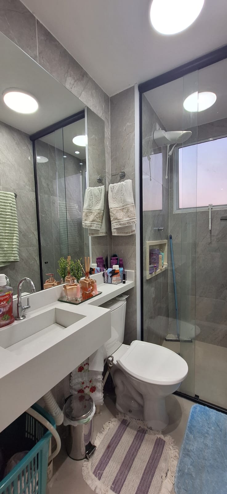 ALUGA-SE LINDO APARTAMENTO 2 DORMITORIOS NA CITY BUSSOCABA COM PLANEJADOS NA COZINHA.