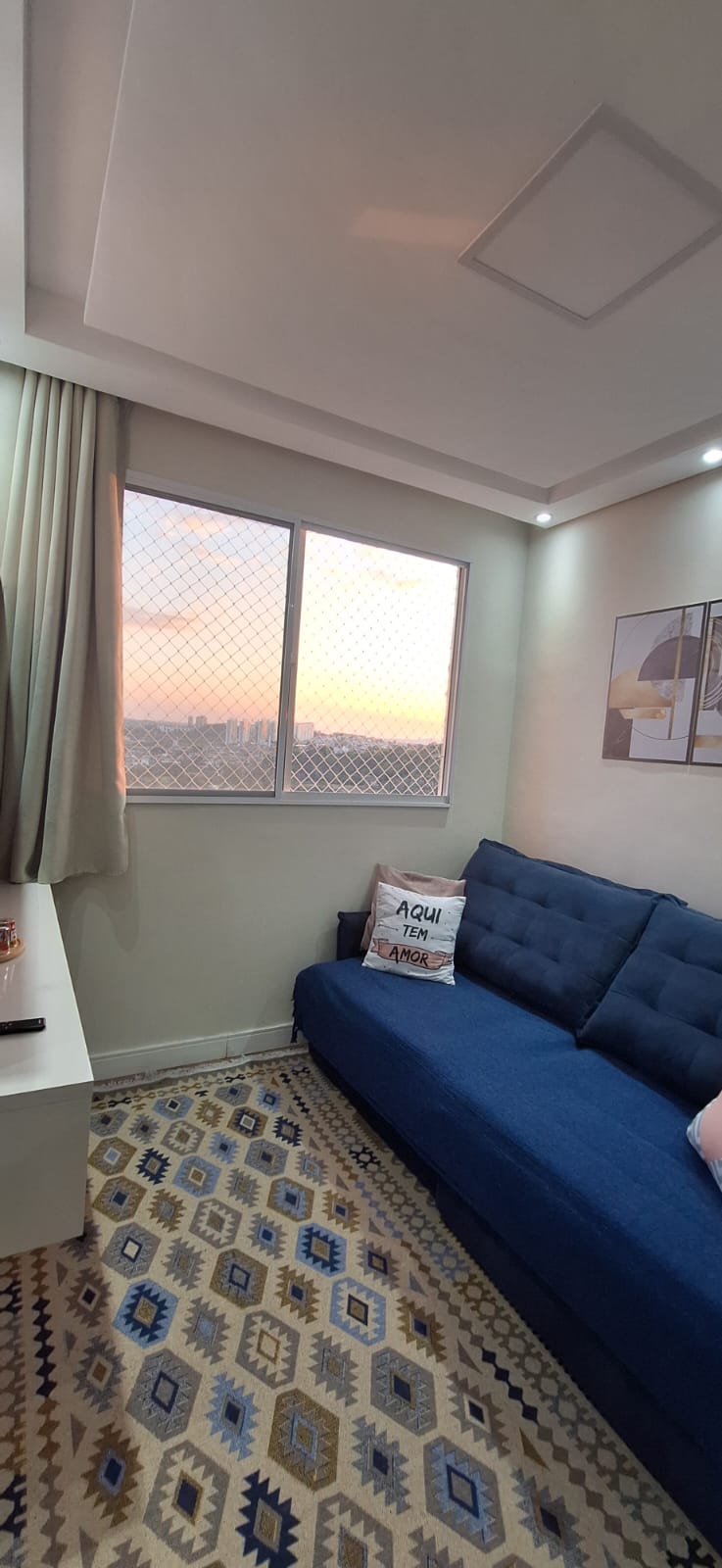 ALUGA-SE LINDO APARTAMENTO 2 DORMITORIOS NA CITY BUSSOCABA COM PLANEJADOS NA COZINHA.