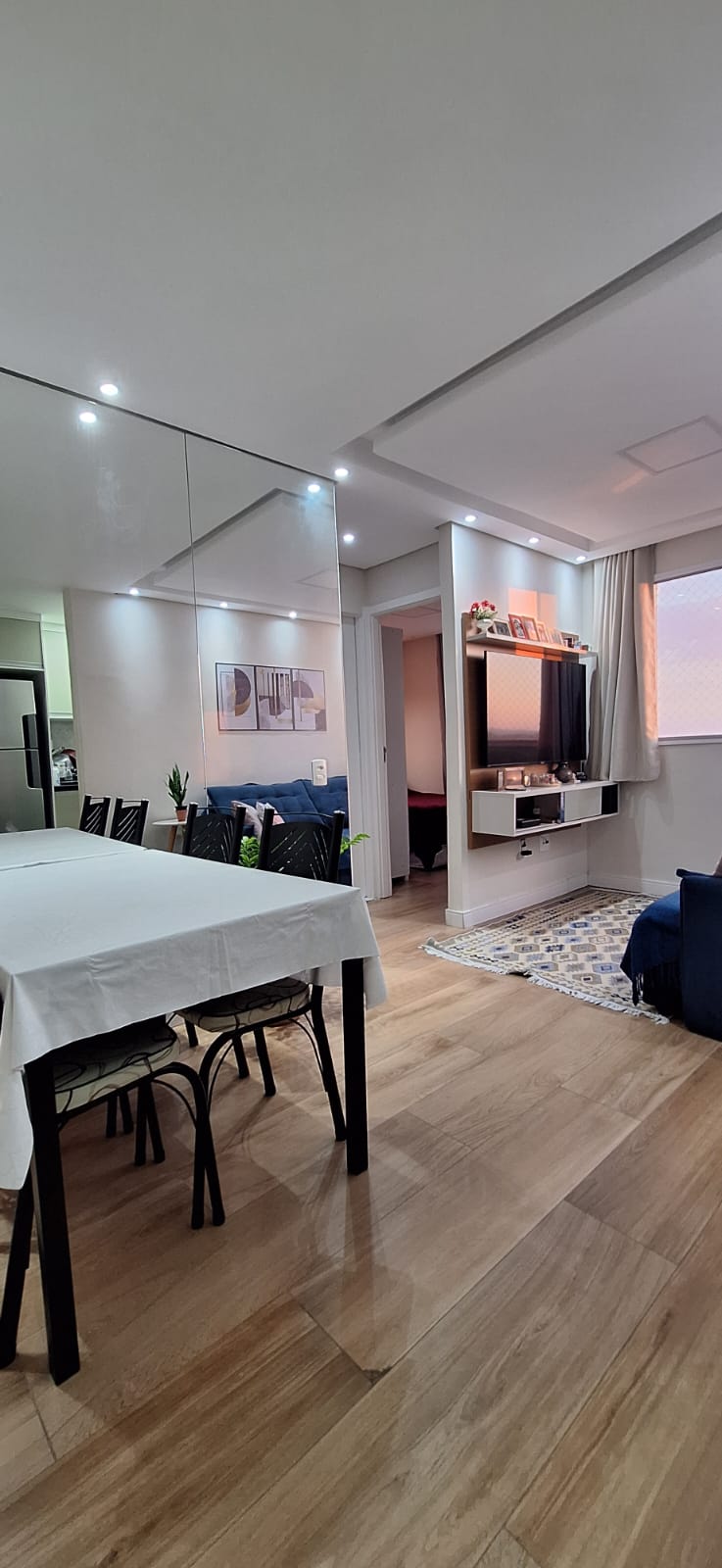 ALUGA-SE LINDO APARTAMENTO 2 DORMITORIOS NA CITY BUSSOCABA COM PLANEJADOS NA COZINHA.