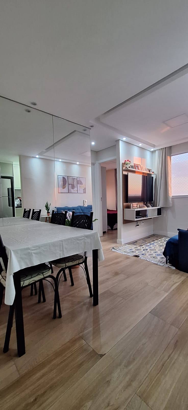 ALUGA-SE LINDO APARTAMENTO 2 DORMITORIOS NA CITY BUSSOCABA COM PLANEJADOS NA COZINHA.