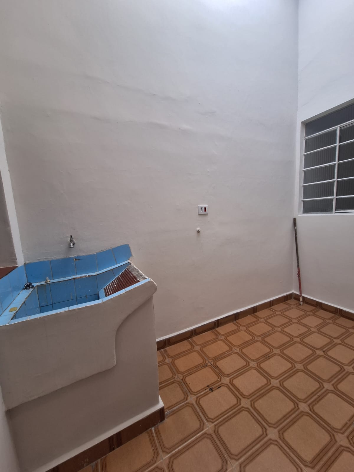 ÓTIMA OPORTUNIDADE PRA QUEM BUSCA IMÓVEL P LOCAÇÃO PRÓXIMO A ESTAÇÃO DE TREM.