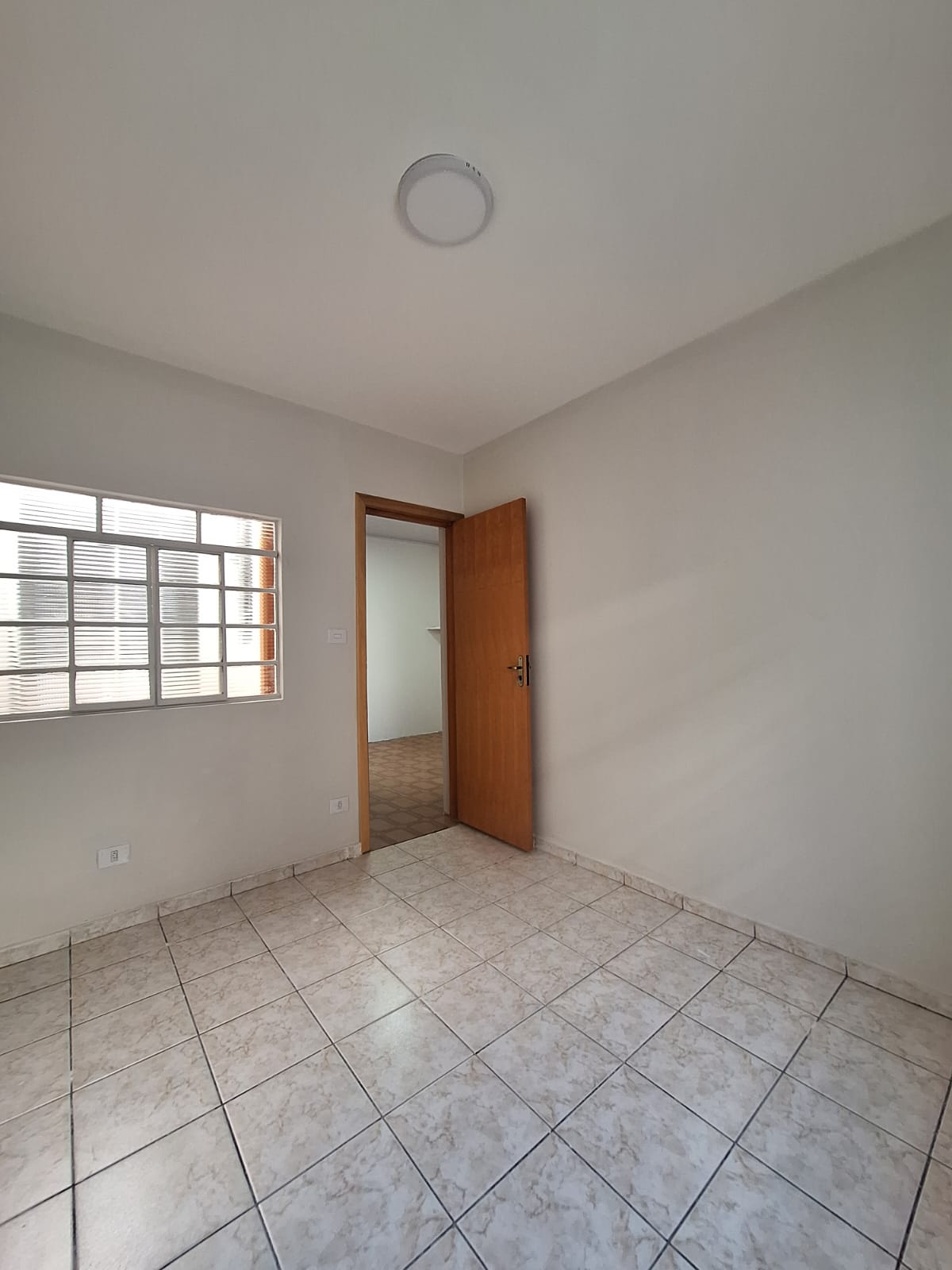 ÓTIMA OPORTUNIDADE PRA QUEM BUSCA IMÓVEL P LOCAÇÃO PRÓXIMO A ESTAÇÃO DE TREM.