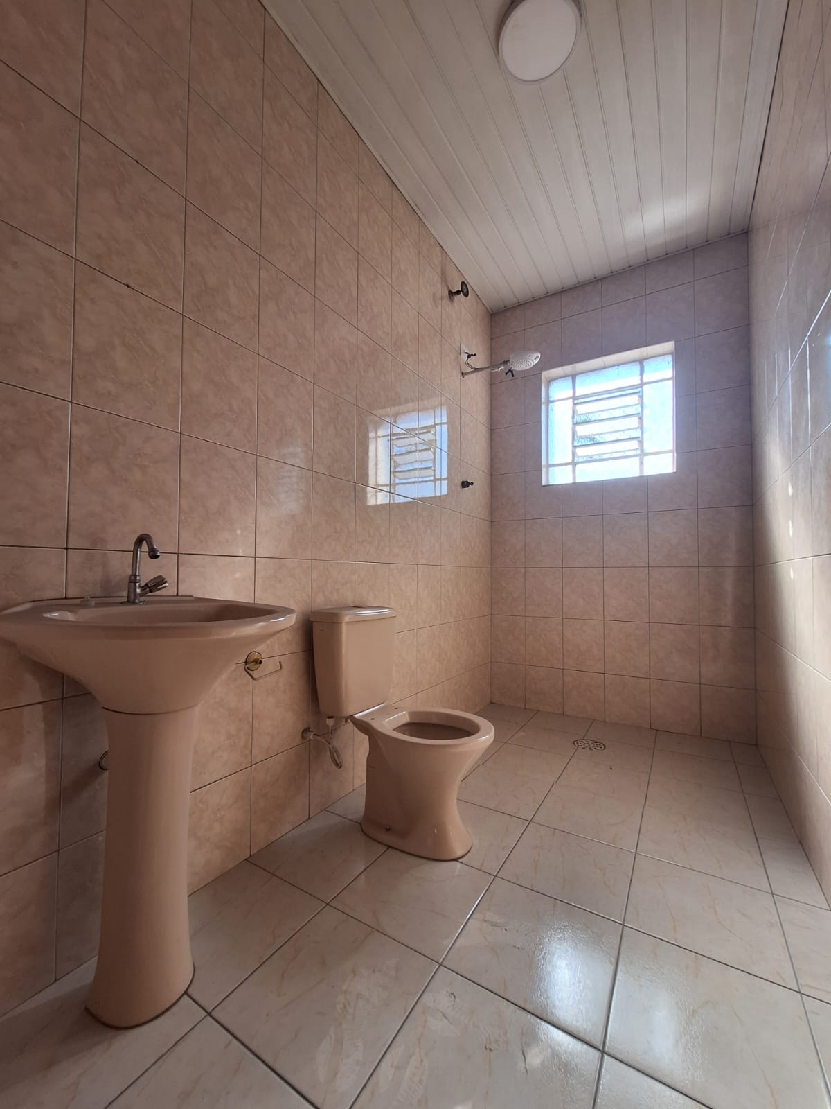 ÓTIMA OPORTUNIDADE PRA QUEM BUSCA IMÓVEL P LOCAÇÃO PRÓXIMO A ESTAÇÃO DE TREM.