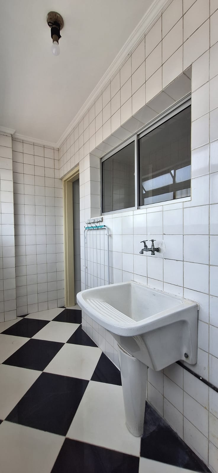 ALUGA-SE EXCELENTE APT COM 2  DORMITÓRIO  NA AVENIDA FLORA - JD JAGUARIBE - OSASCO 