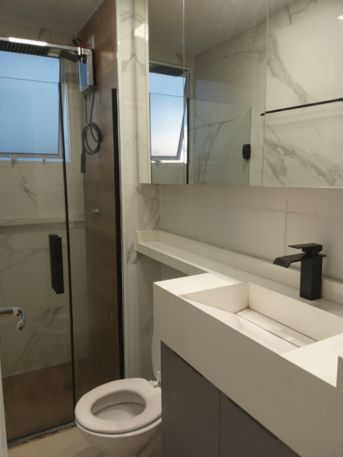 VENDE-SE LINDO APT COM ENTRADA DE 100 MIL REAIS E ACETAMOS FAZER CONTRATO DE GAVETA ( NÃO  PRECISA FAZER FINANCIAMENTO). 