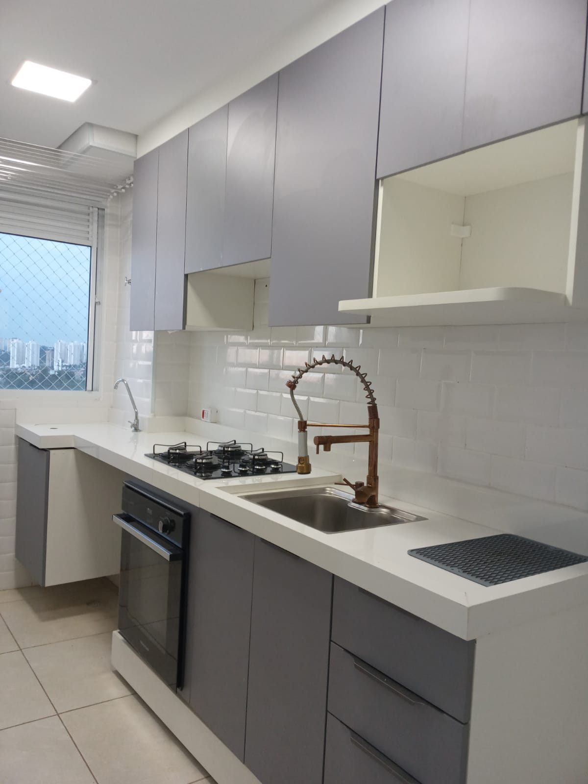 VENDE-SE LINDO APT COM ENTRADA DE 100 MIL REAIS E ACETAMOS FAZER CONTRATO DE GAVETA ( NÃO  PRECISA FAZER FINANCIAMENTO). 