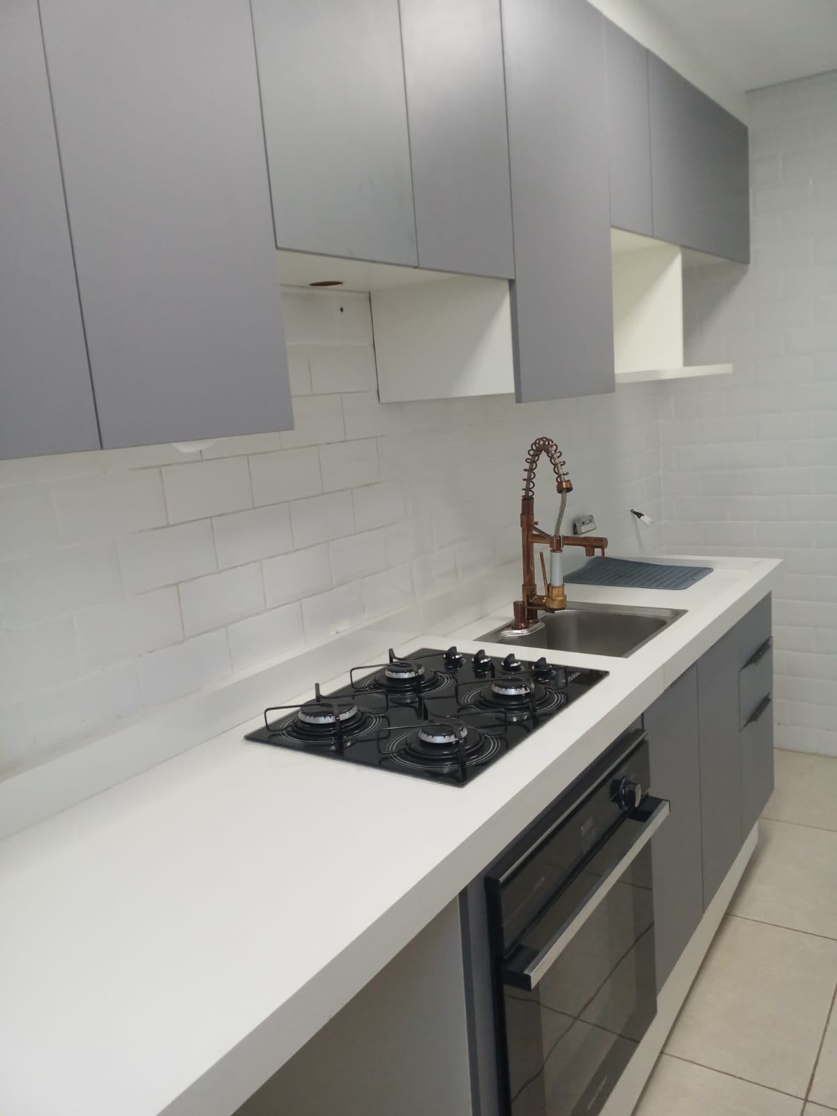 VENDE-SE LINDO APT COM ENTRADA DE 100 MIL REAIS E ACETAMOS FAZER CONTRATO DE GAVETA ( NÃO  PRECISA FAZER FINANCIAMENTO). 