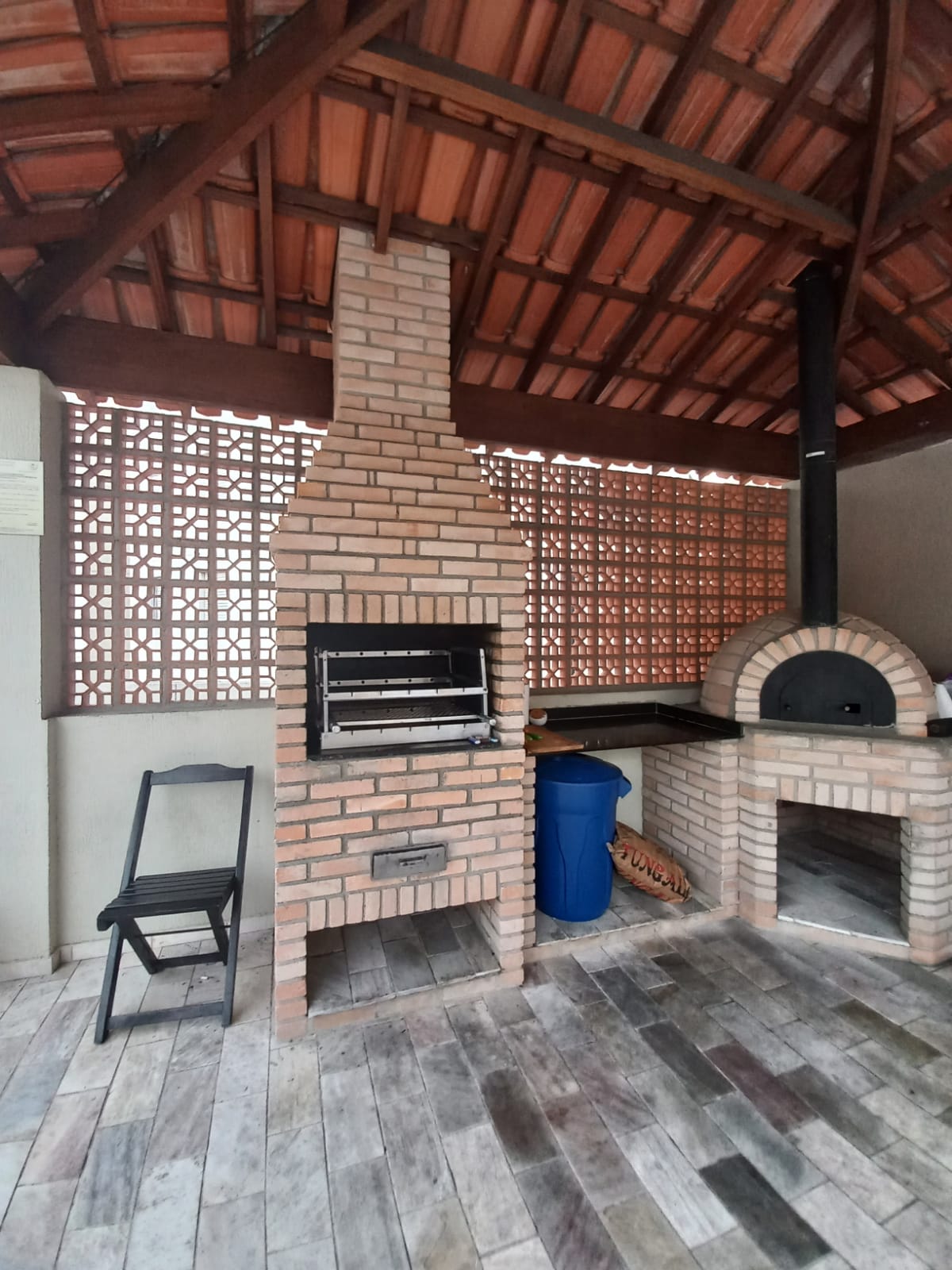 VENDE-SE EXCELENTE APT 2 DORMITÓRIOS NO JD SÃO PEDRO- OSASCO.