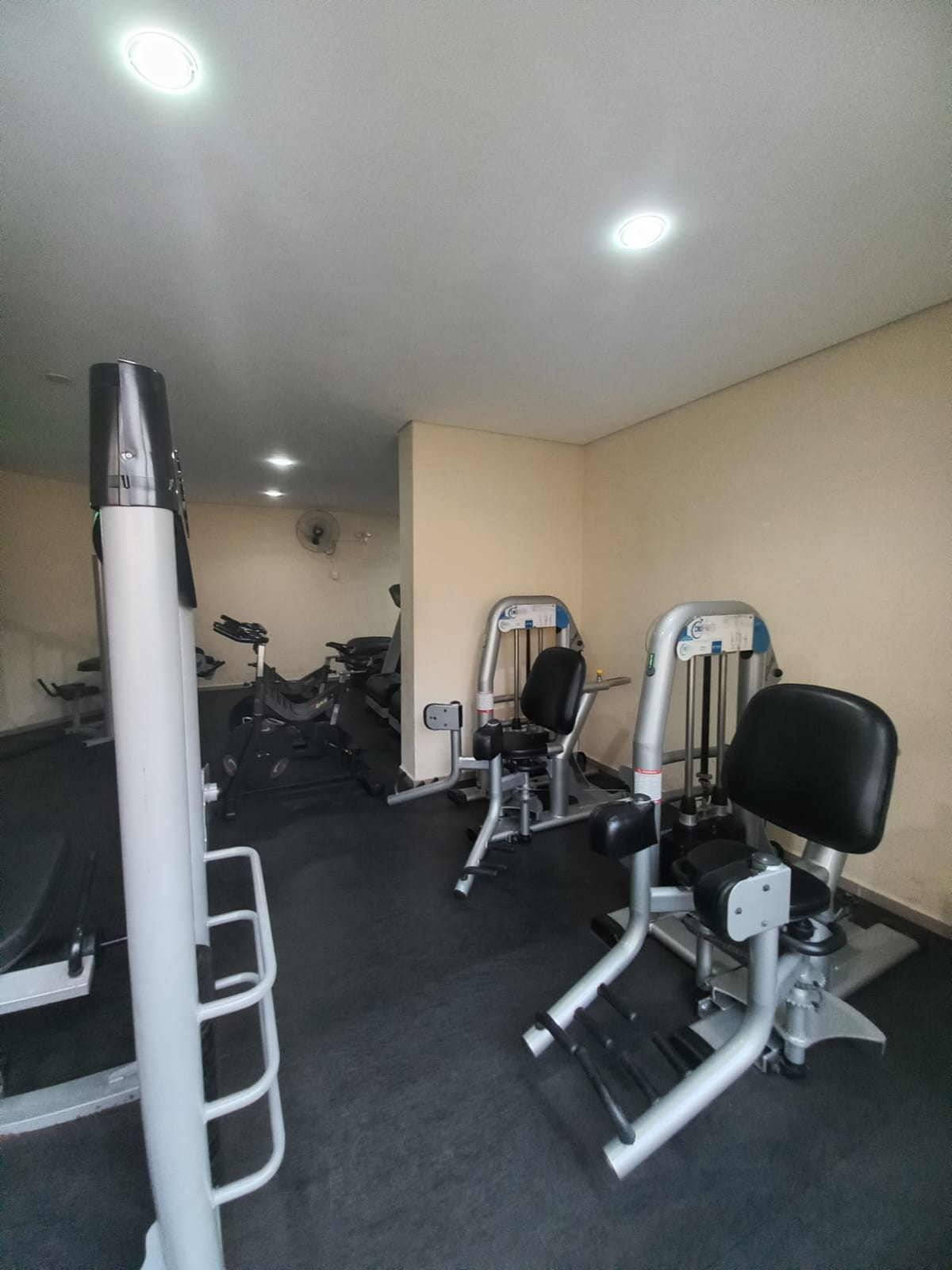 VENDE-SE EXCELENTE APT 2 DORMITÓRIOS NO JD SÃO PEDRO- OSASCO.