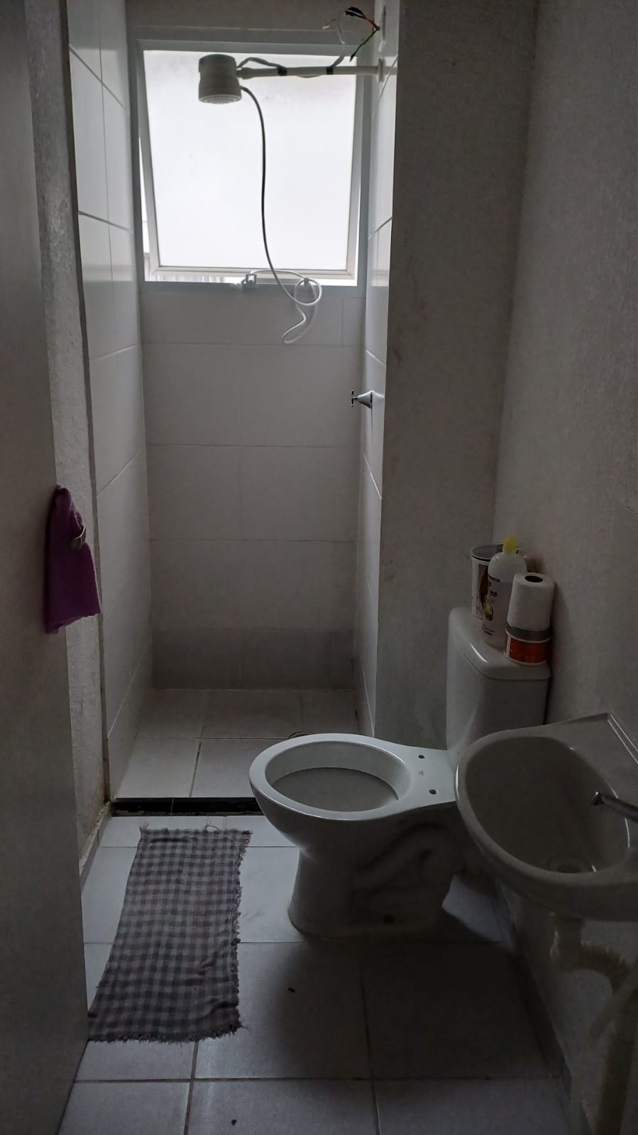 VENDE-SE APT  2 DORMITÓRIOS COM ENTRADA DE 55 MIL REAIS E ACETAMOS FAZER CONTRATO DE GAVETA ( NÃO  PRECISA FAZER FINANCIAMENTO).   