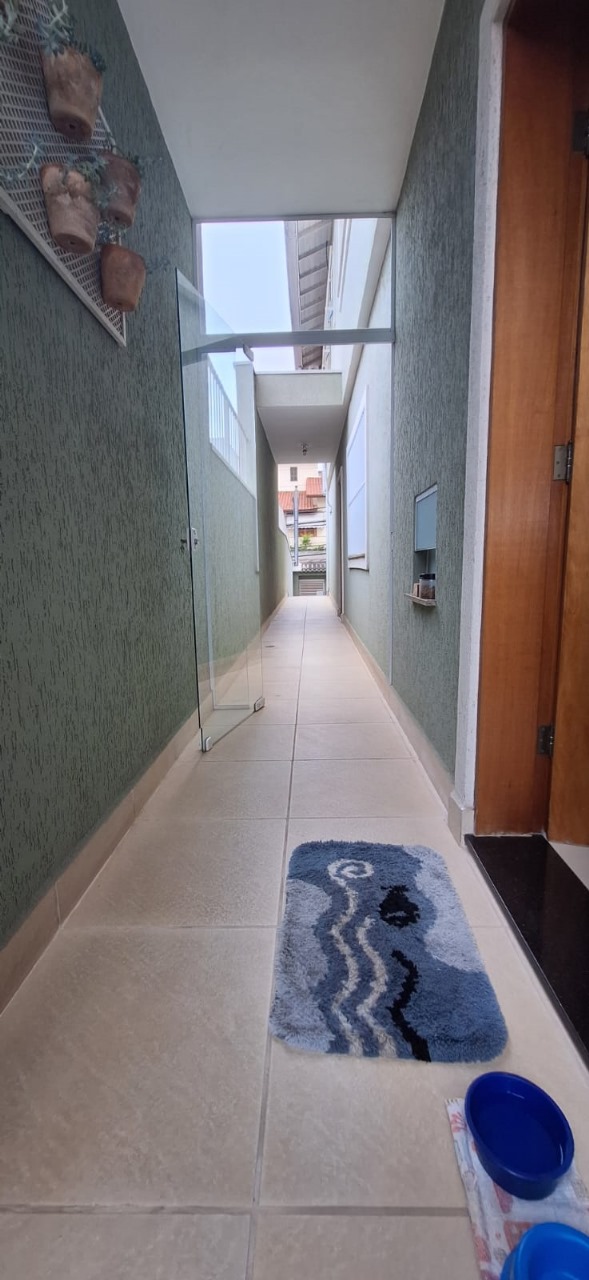VENDE-SE CASA COM 3 SUITES!  Jardim Bela Vista, ao lado da Av. Santo Antônio