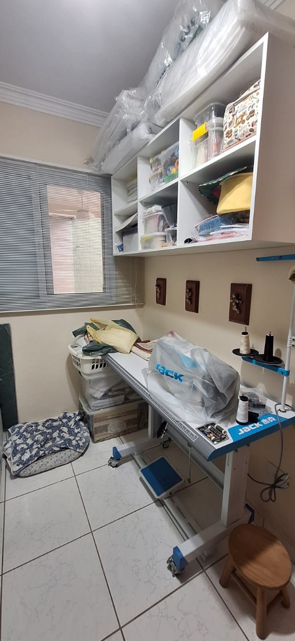 VENDE-SE CASA COM 3 SUITES!  Jardim Bela Vista, ao lado da Av. Santo Antônio