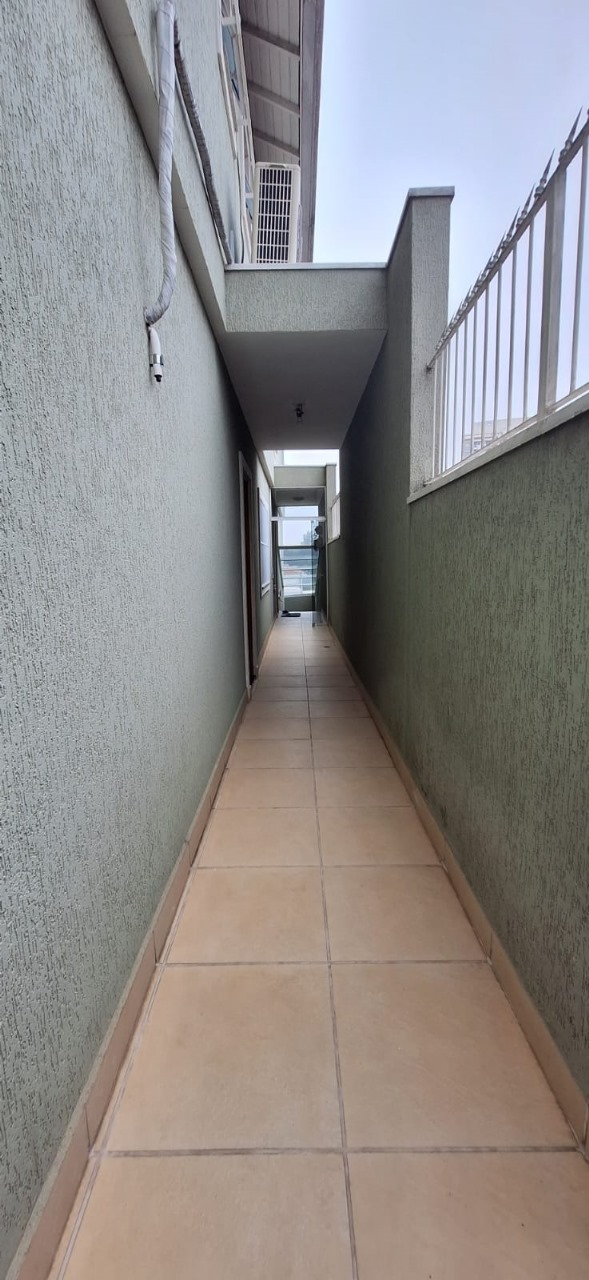 VENDE-SE CASA COM 3 SUITES!  Jardim Bela Vista, ao lado da Av. Santo Antônio