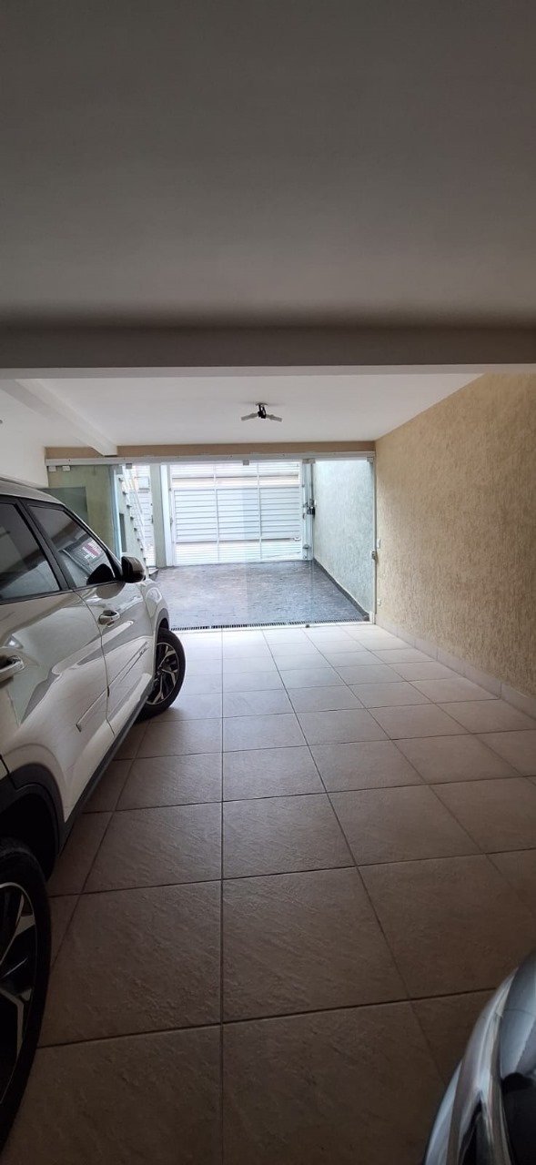 VENDE-SE CASA COM 3 SUITES!  Jardim Bela Vista, ao lado da Av. Santo Antônio