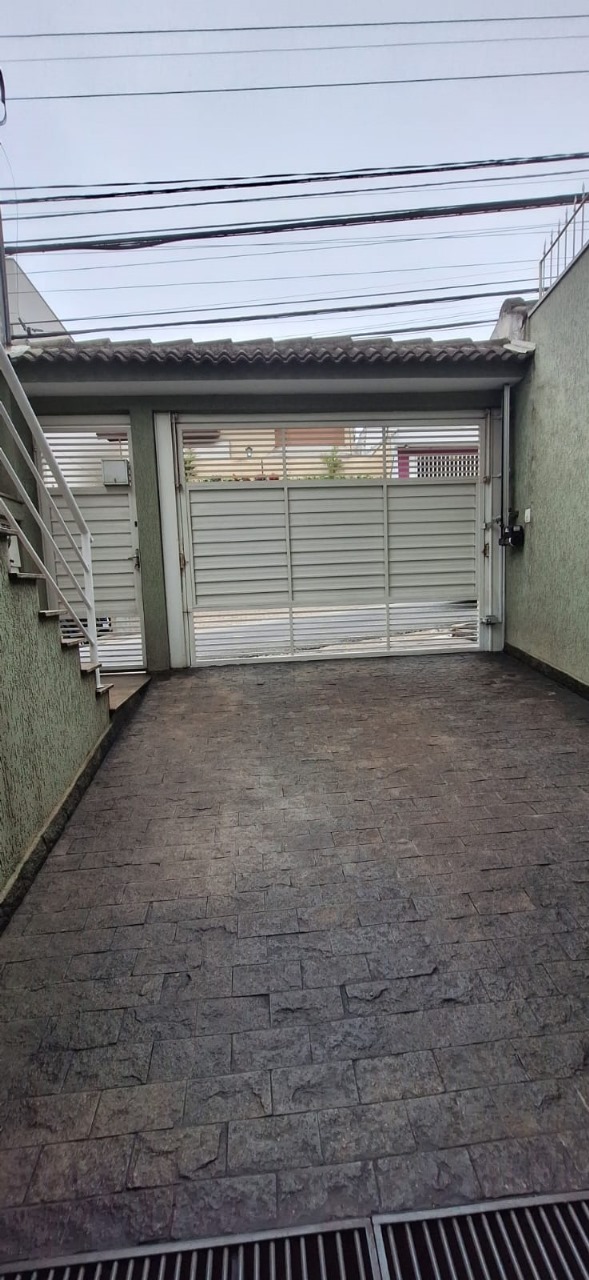 VENDE-SE CASA COM 3 SUITES!  Jardim Bela Vista, ao lado da Av. Santo Antônio