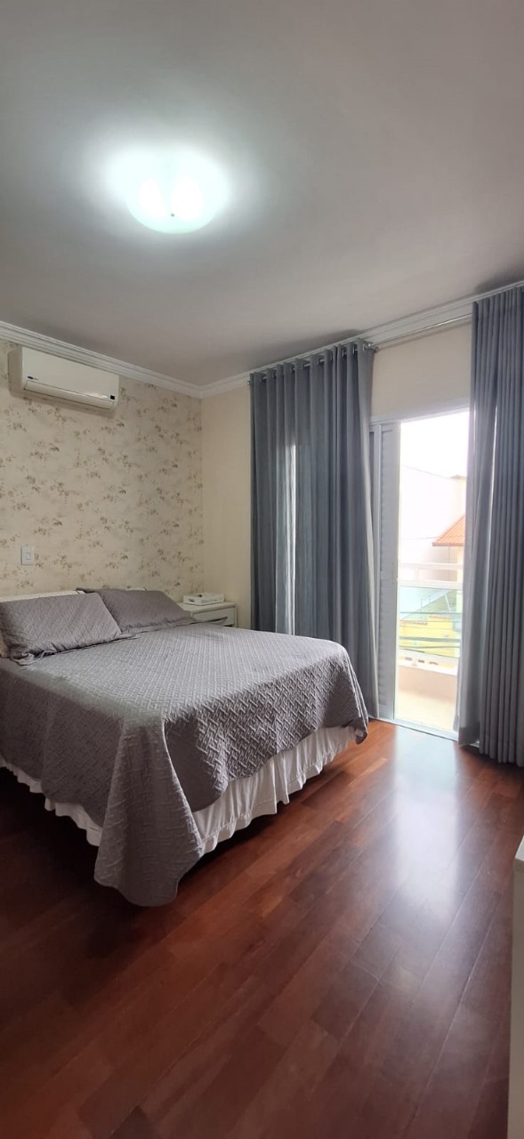 VENDE-SE CASA COM 3 SUITES!  Jardim Bela Vista, ao lado da Av. Santo Antônio