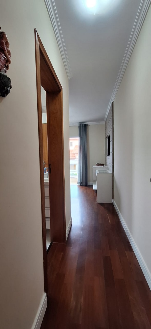 VENDE-SE CASA COM 3 SUITES!  Jardim Bela Vista, ao lado da Av. Santo Antônio